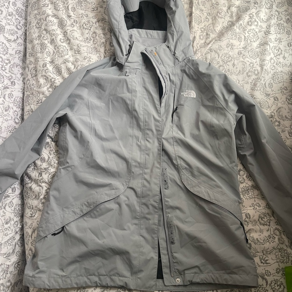GRAY NORTHFACE RAINCOAT REMOVABLE HOODIE